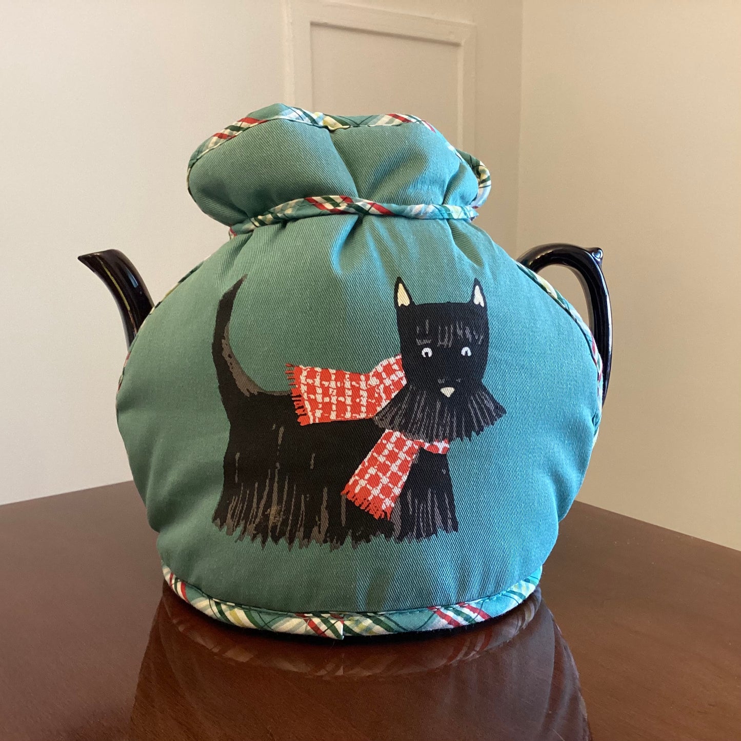 Wrap-Around Tea Cozy: Scottie Dog