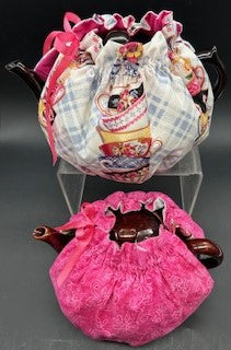 Wrap-Around Tea Cozy: Stacked Teacups