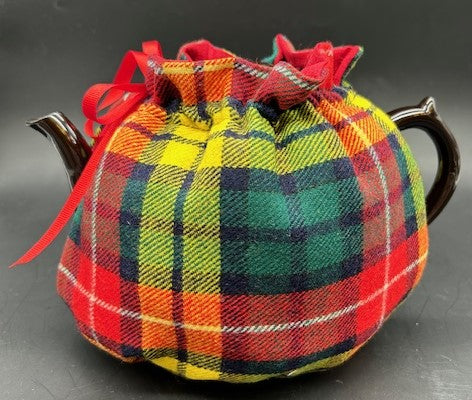 Wrap-Around Tea Cozy: Celtic Scottish Plaid