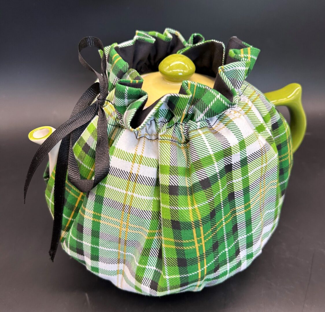 Wrap-Around Tea Cozy:  Celtic Irish Plaid