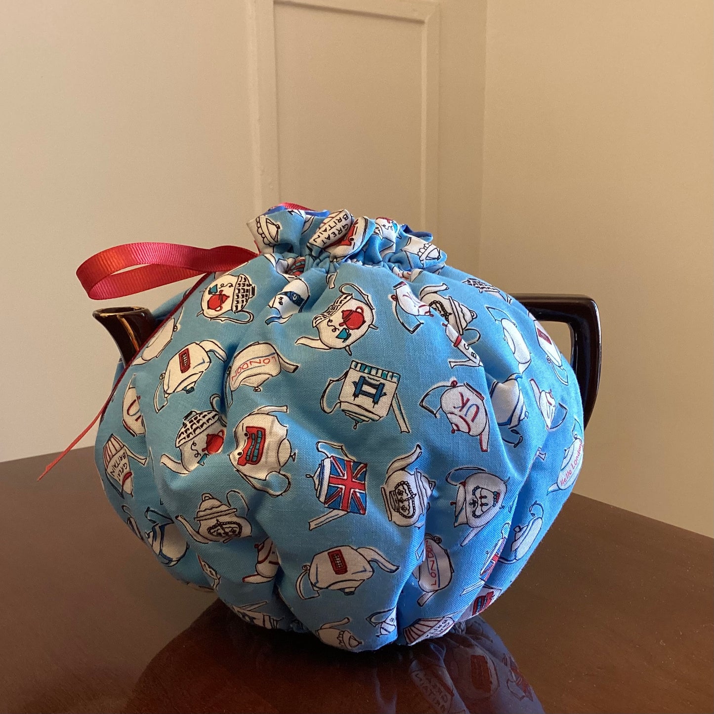 Wrap-Around Tea Cozy: British Teatime/Dark Blue Reversible