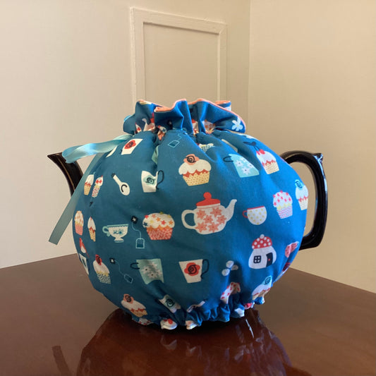 Wrap-Around Tea Cozy: Teatime/Pink Polkadot Reversible